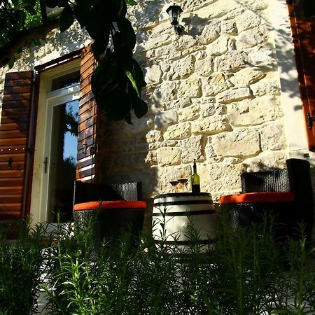Apartamento Old House Sveti Filip i Jakov Exterior foto