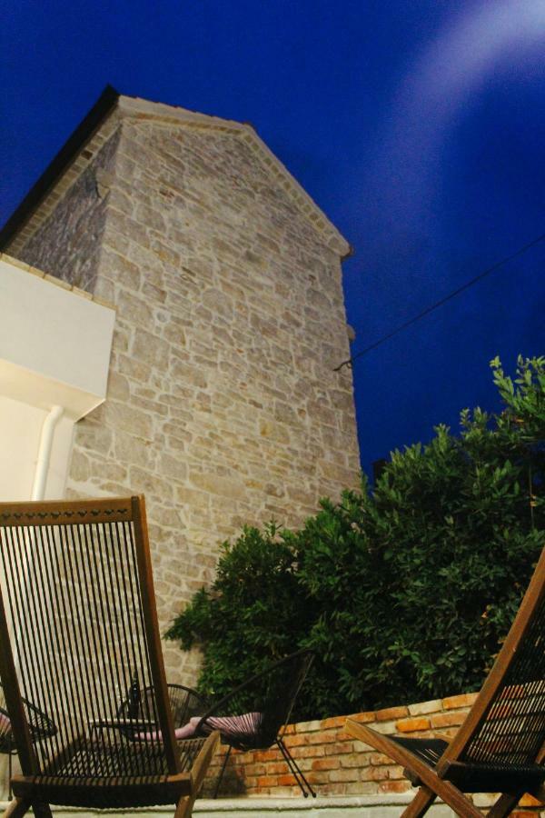Apartamento Old House Sveti Filip i Jakov Exterior foto